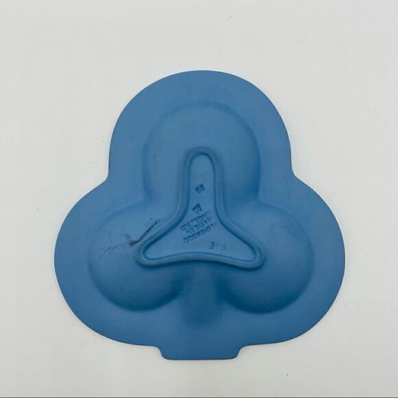 Vintgae Wedgwood Jasperware Club Ahshtray - Picture 2 of 2